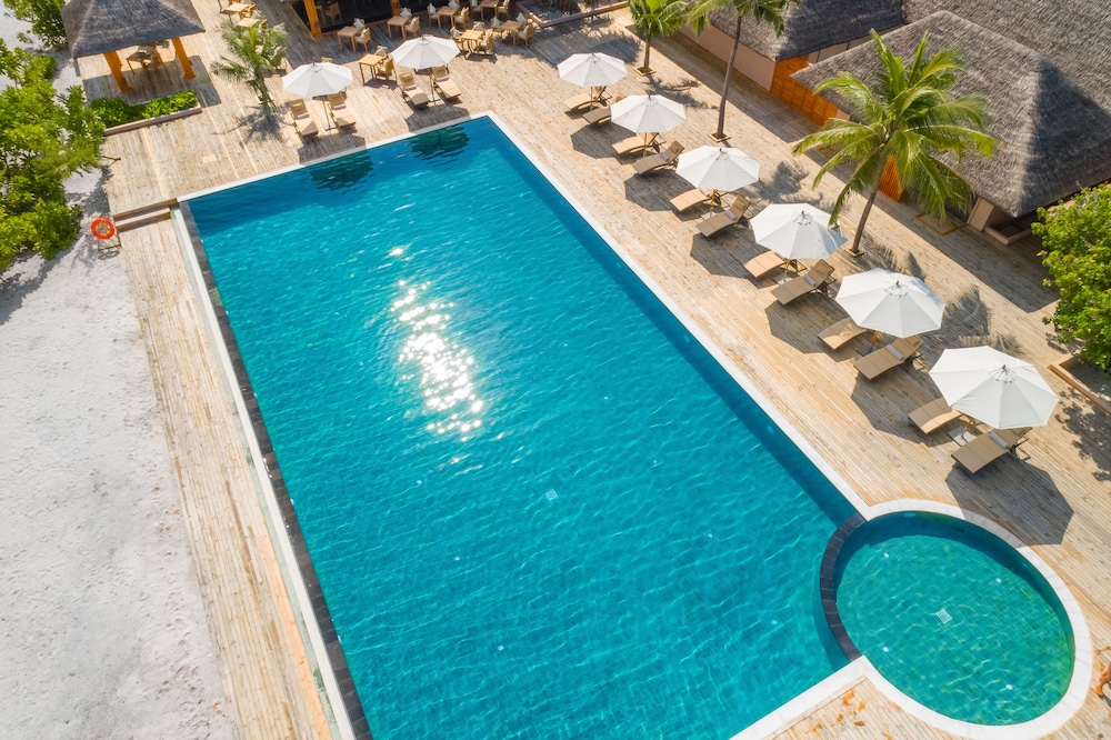 Kudafushi Resort and Spa 50/56
