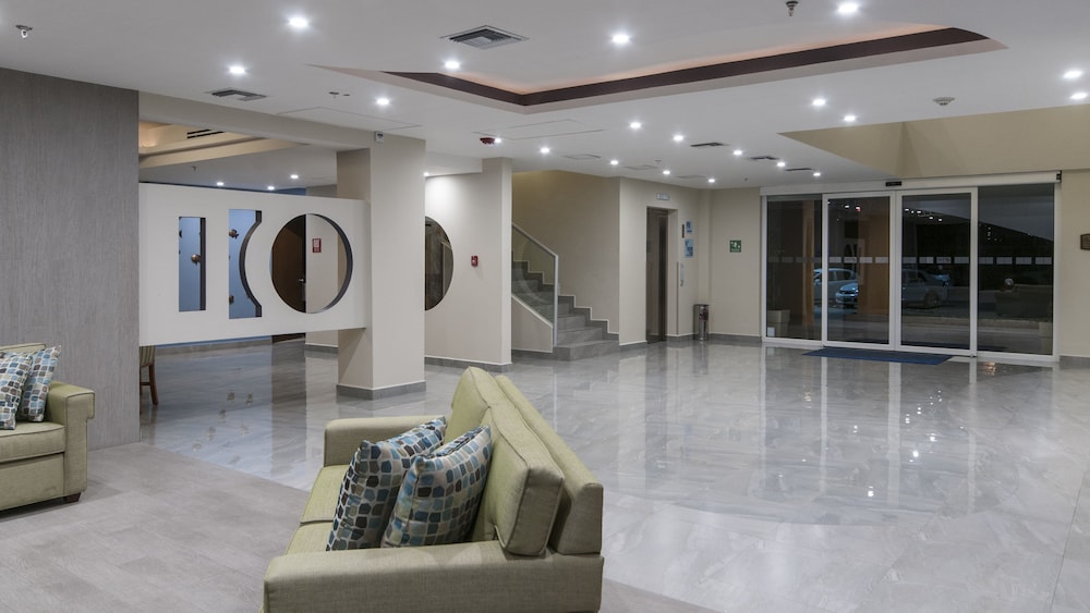 Holiday Inn Express Cabo San Lucas 10/71