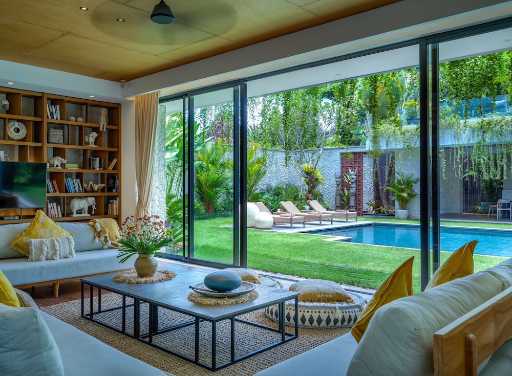 Pantai Indah Villas 15/23
