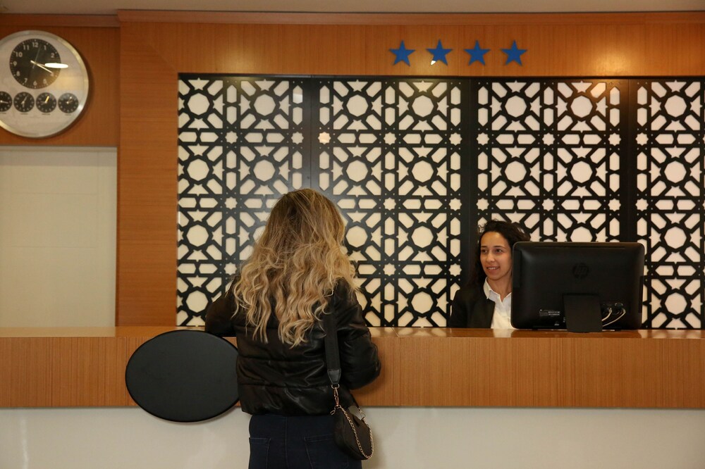 MOX Hotel 7/50