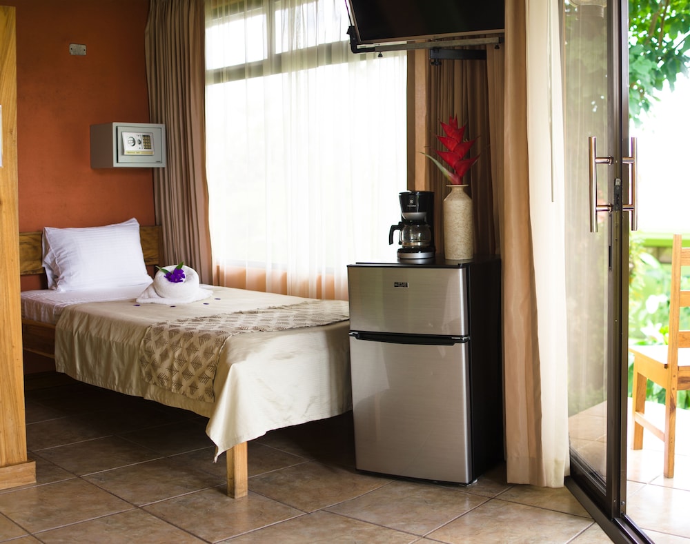 Hotel Miradas Arenal 15/96