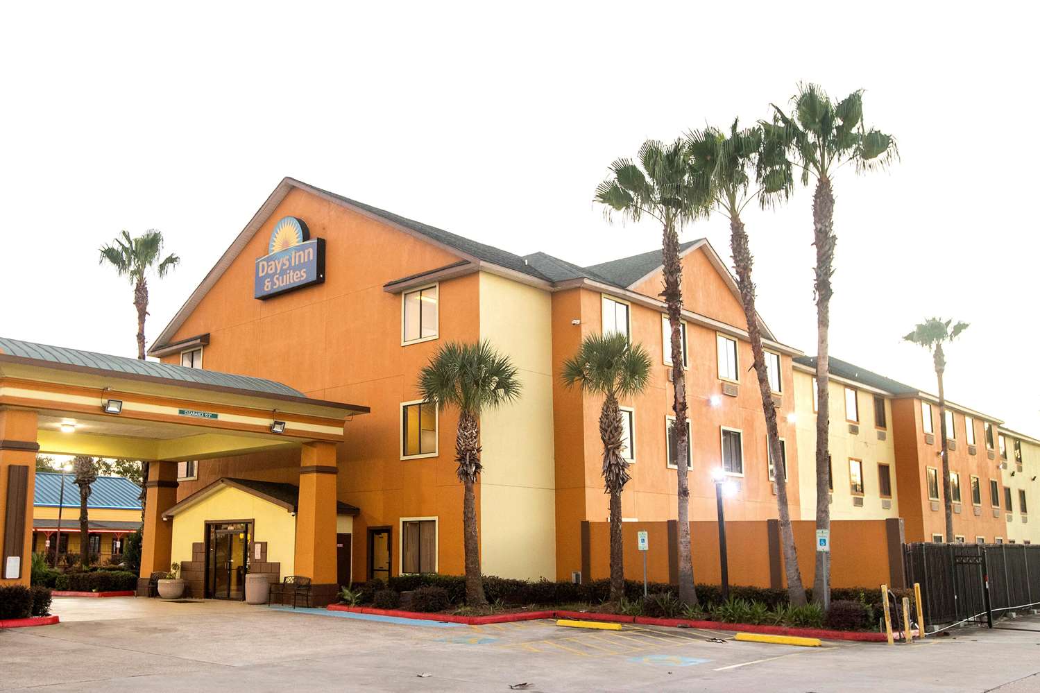 Days Inn & Suites By Wyndham Houston North/Aldine 6/68