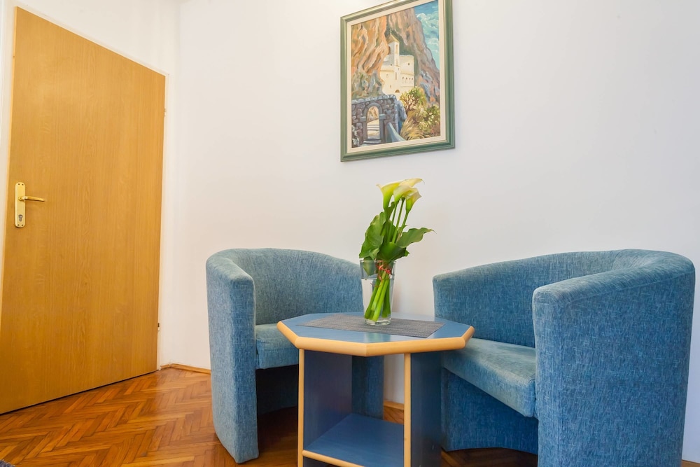 Villa Mitrovic 28/50