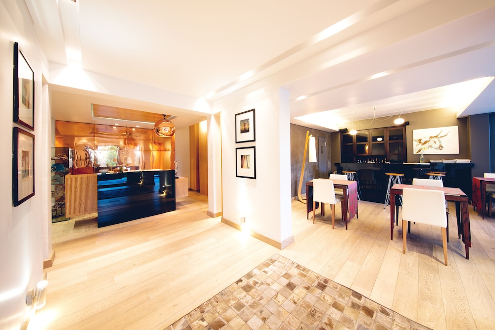 Kensington Place 2/50