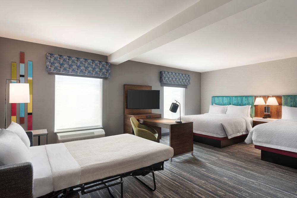 STUDIO, 2 QUEEN BEDS