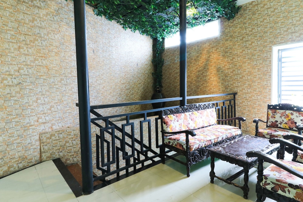 Labuana Homestay & Cafe Garden by ZUZU 17/26