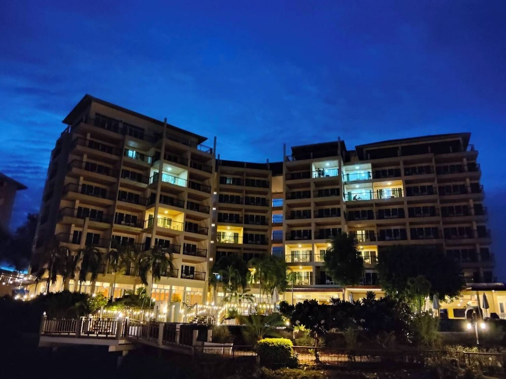 Royal Phala Cliff Beach Resort and Spa photo4