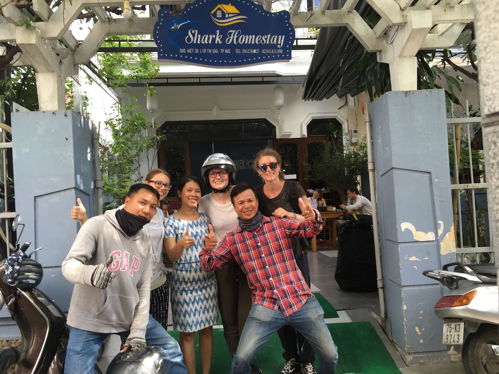Shark Hotel - Hostel 8/50