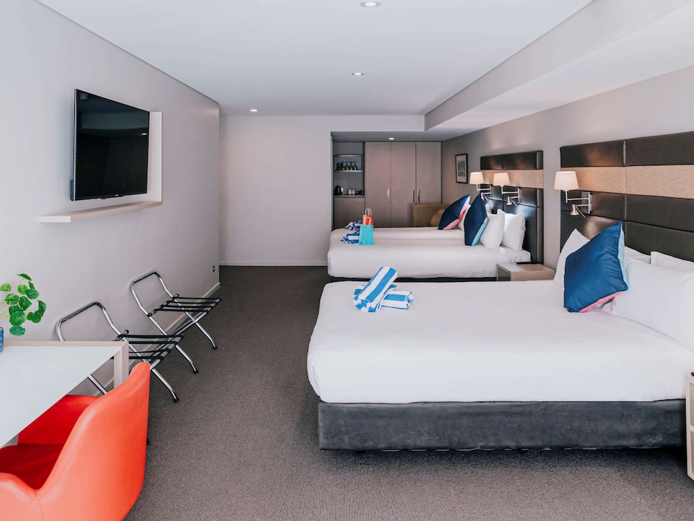 Novotel Newcastle Beach Hotel 12/73