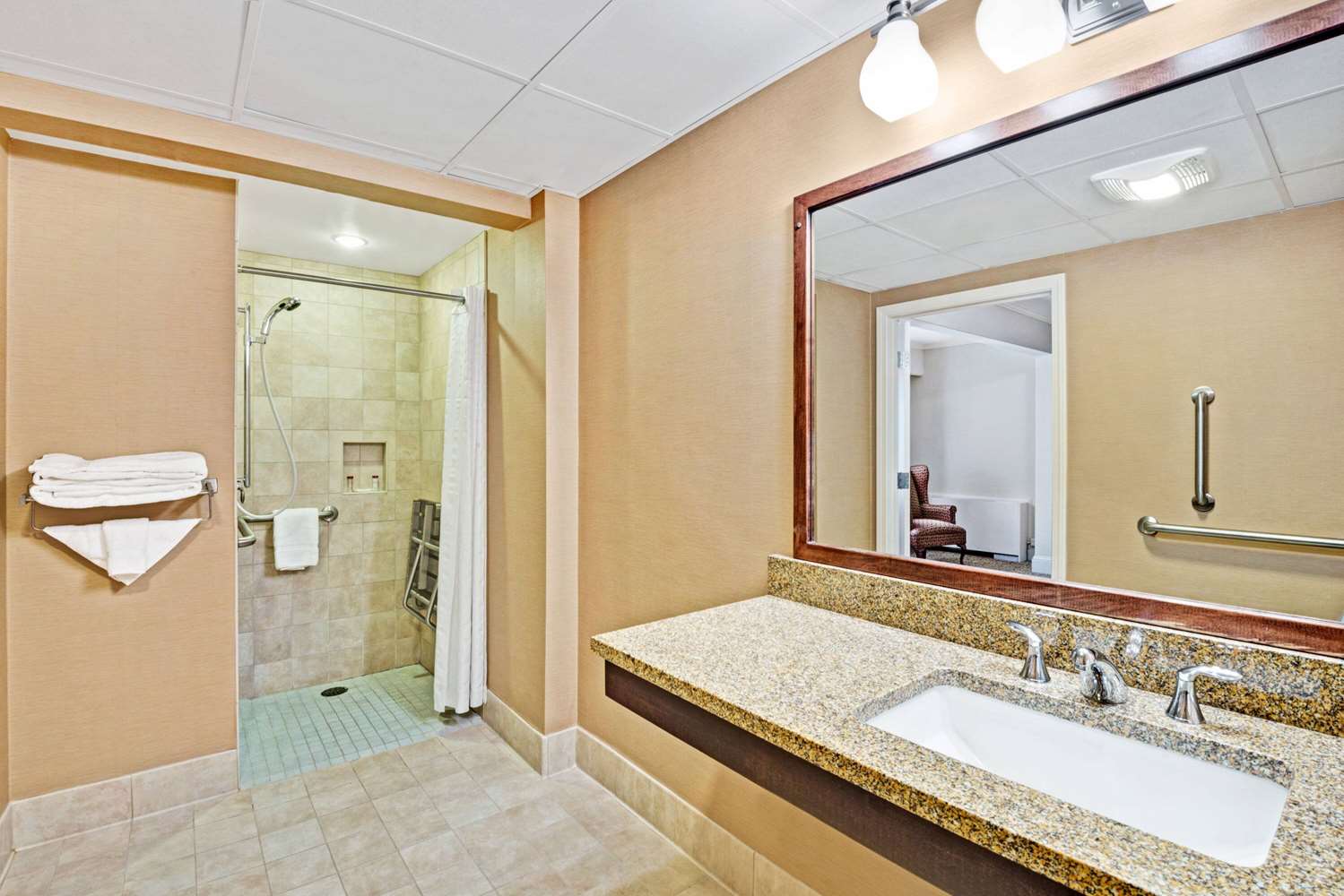 Ramada by Wyndham Seekonk Providence Area 12/13
