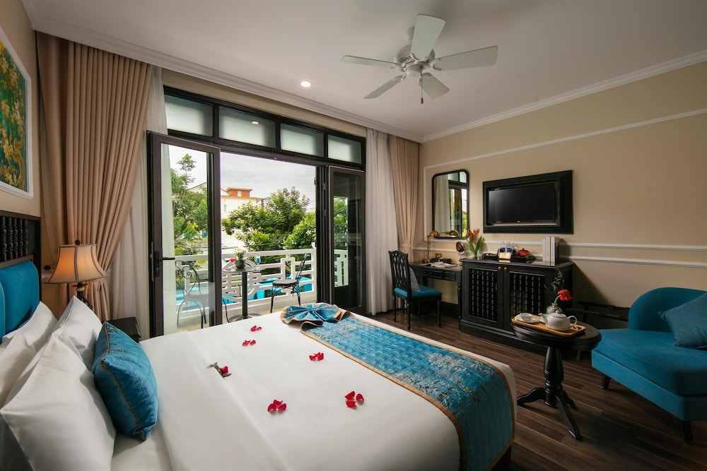 غرفة ديلوكس بسرير مزدوج أو سريرين منفصلين بإطلالة على المدينة بشرفة، Golden Holiday Hoi An Hotel 7/10