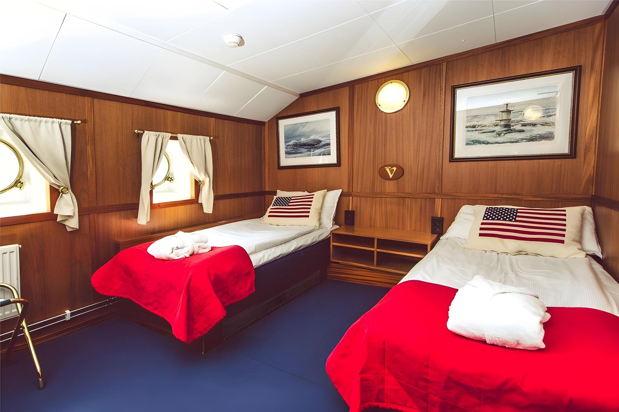 Standard, Twin Beds