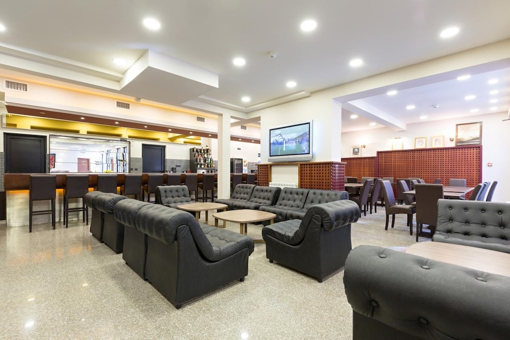 Sterling Hotel 38/49