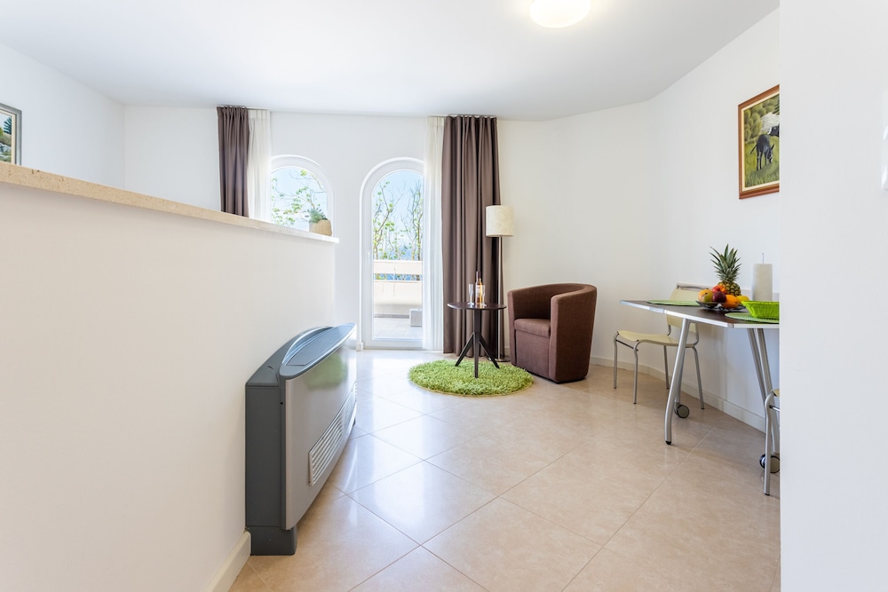 Studio, Suite, Queen Bed, Sea View, VILA KETI 5/10