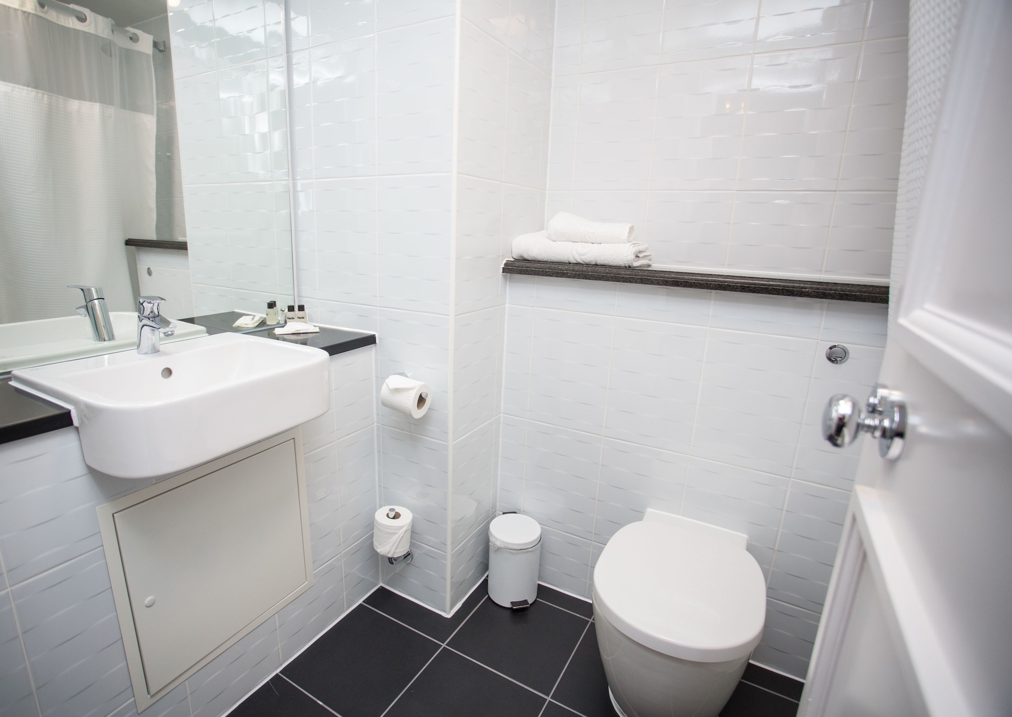 غرفة قياسية رباعية بسريرين مزدوجين، The Aberdeen Altens Hotel 5/5