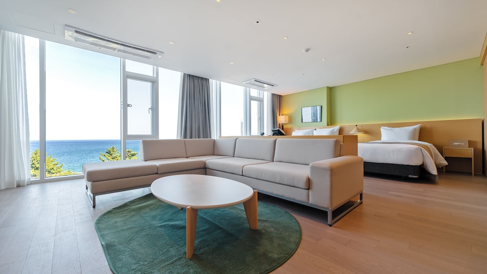 Naksan Beach Hotel 28/48