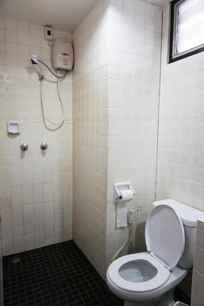 Sureena Hotel 35/39