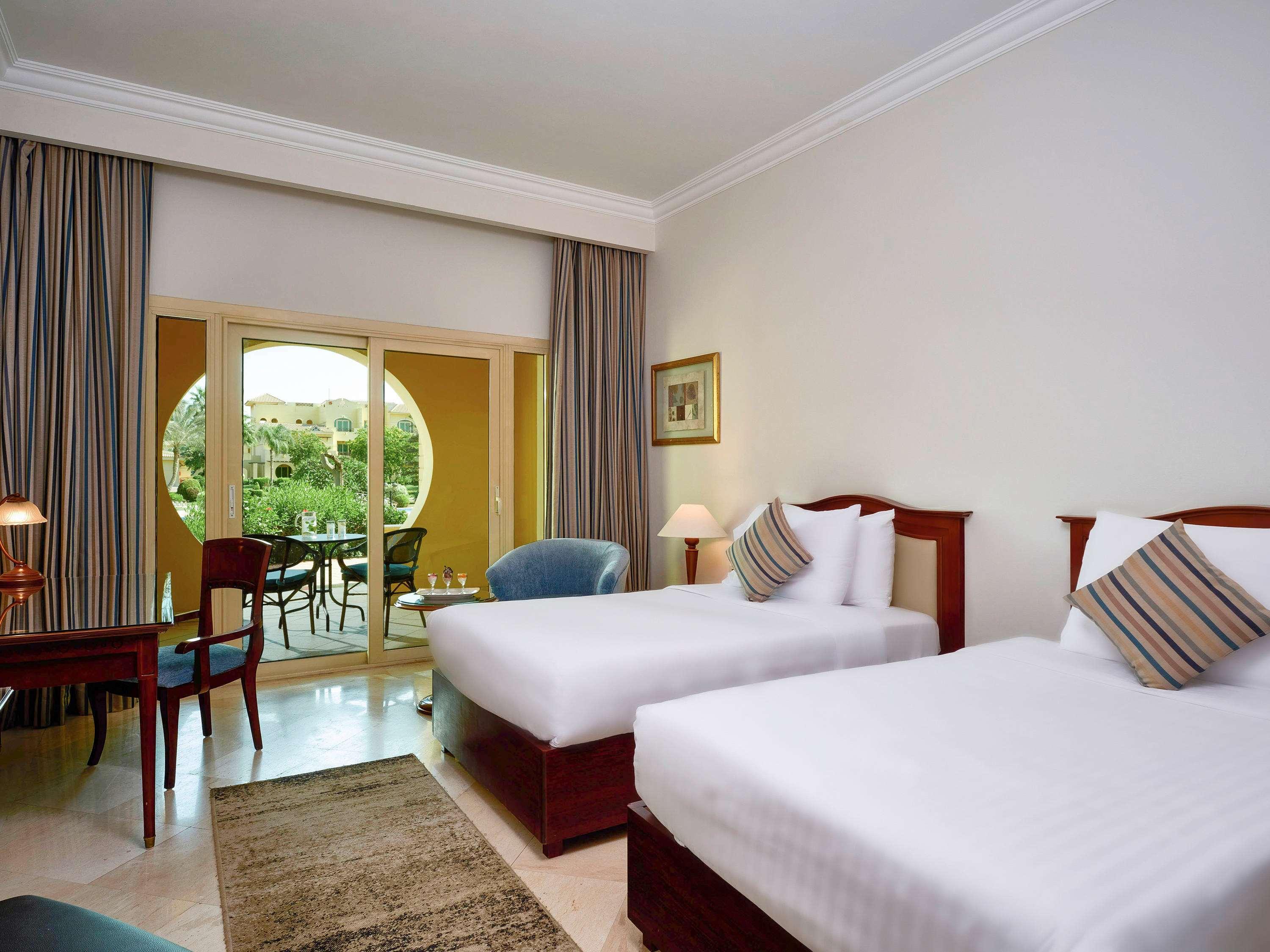 Deluxe, Twin Beds, Garden and Pool View