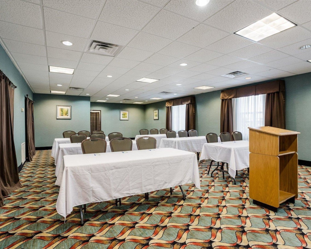 Comfort Inn and Suites Grenada 38/40
