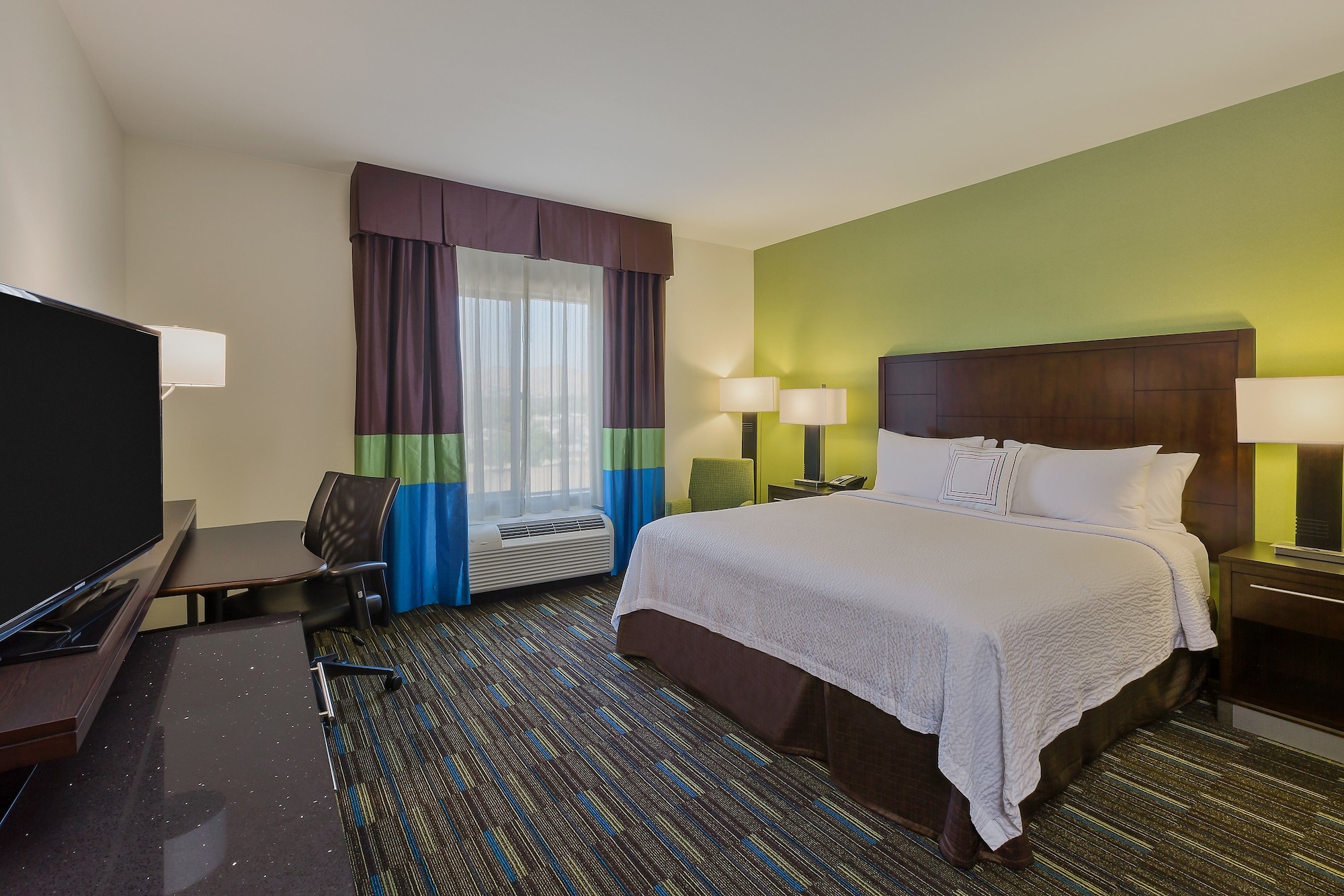 1 Bedroom, Suite, King Bed, Sofa, Kitchen