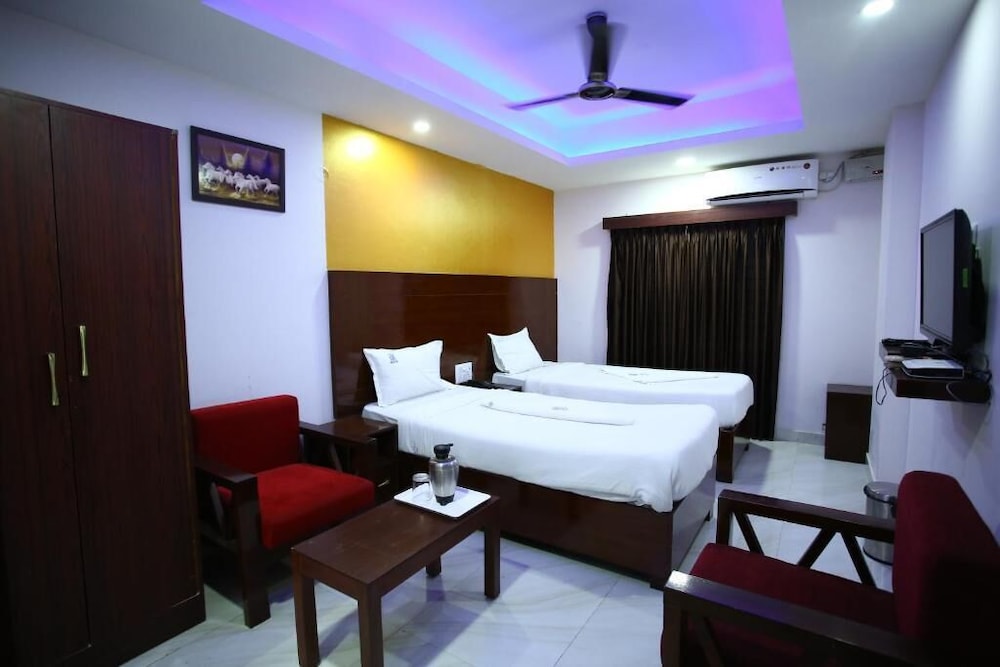 Hotel RR International 12/28