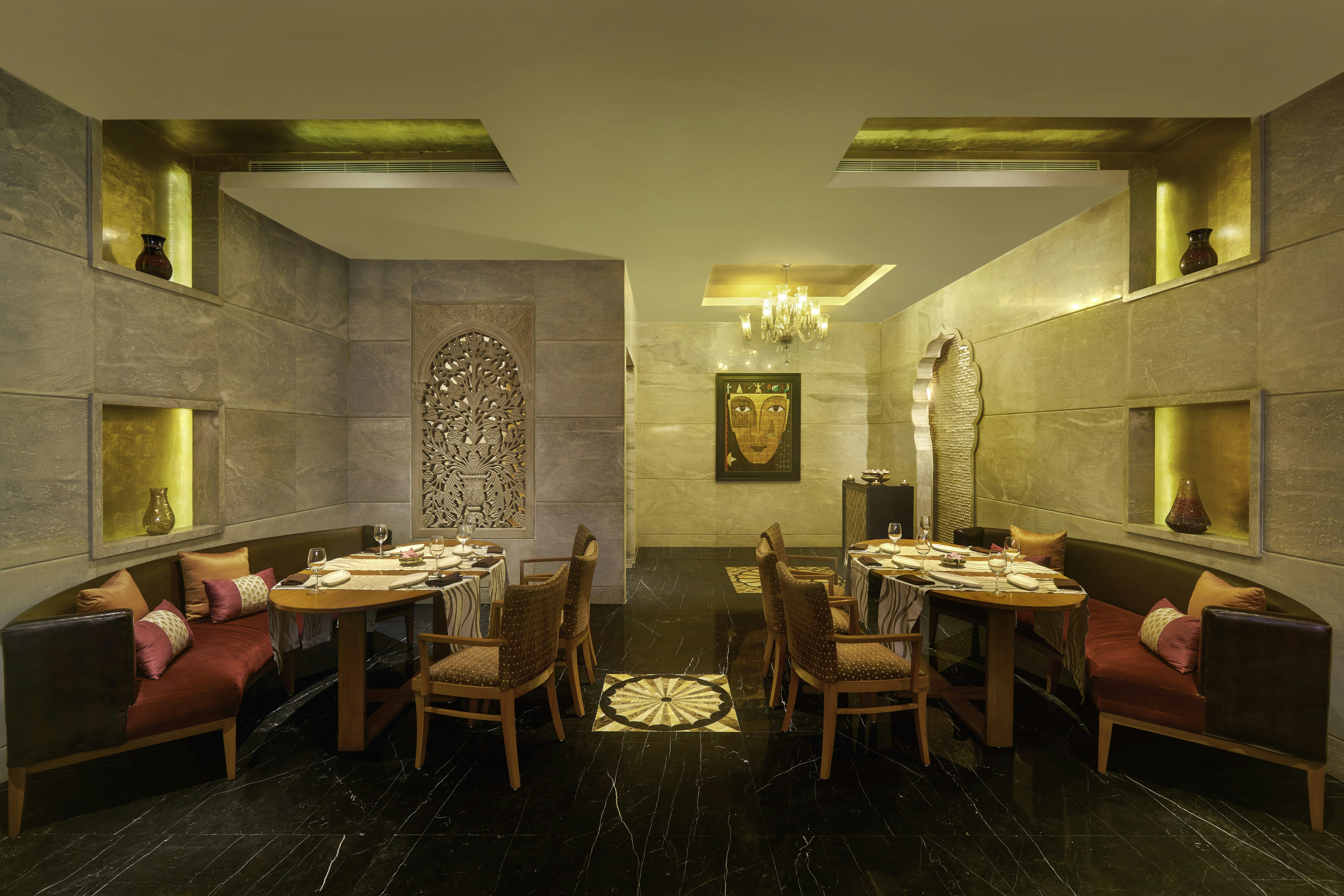 TAJ CLUB HOUSE 31/50