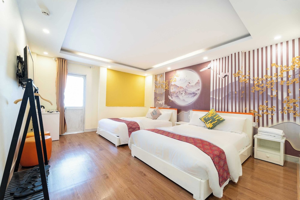Collection O District Tan Binh Near Airport Formerly Joy Inn 13/28