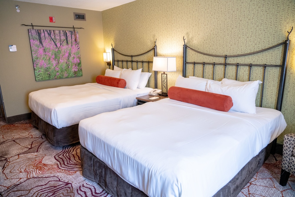 SUPERIOR, 2 QUEEN BEDS, BALCONY