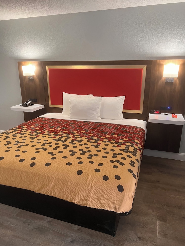 غرفة قياسية بسرير كينج للمدخنين، Econo Lodge Ruther Glen 6/10