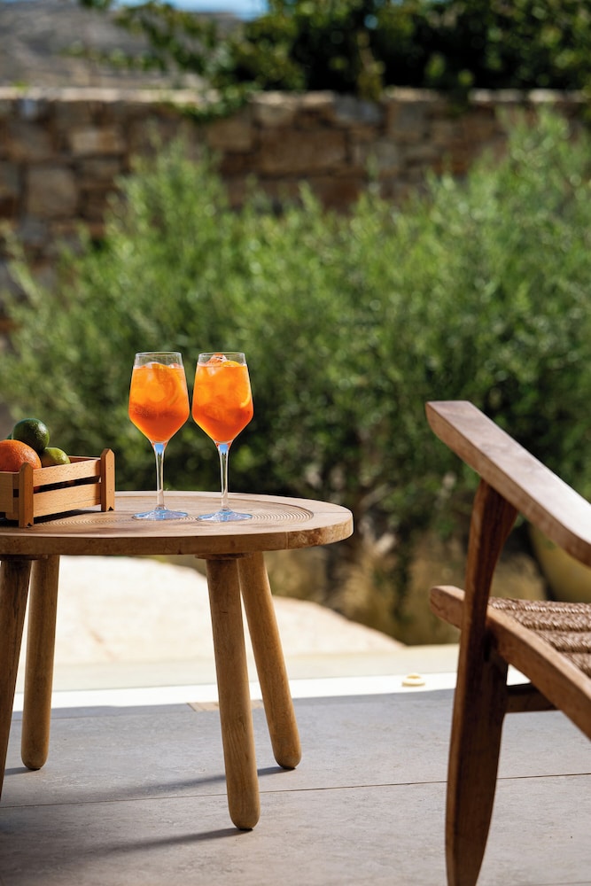 OLIVING MYKONOS LUXURY SUITES 29/50