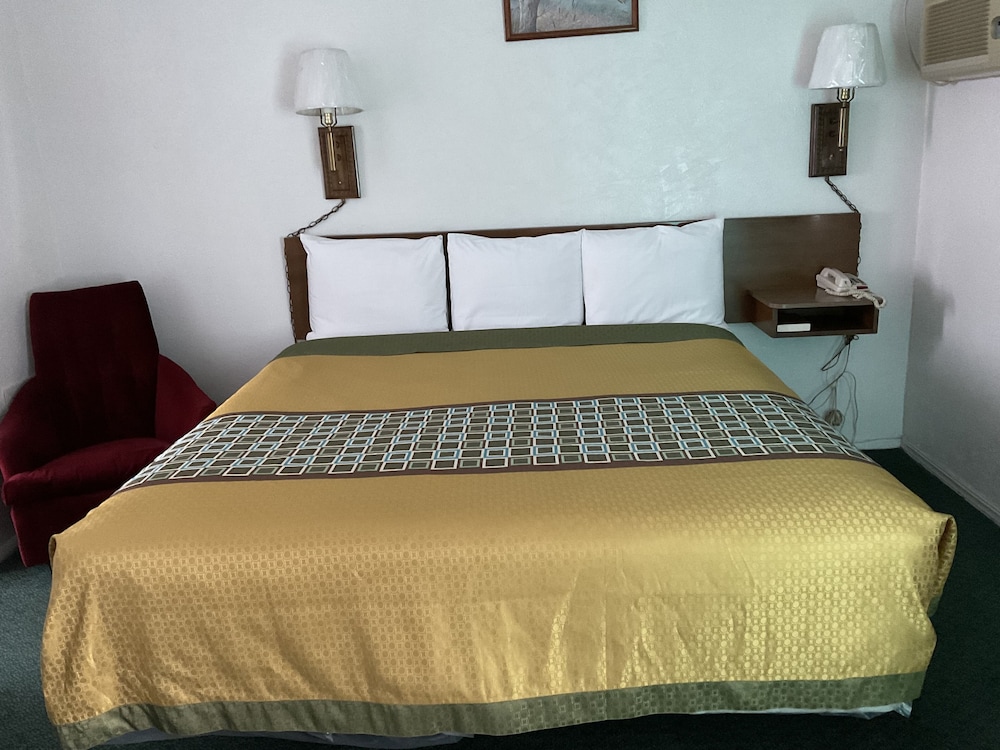 Kansan Motel 9/25