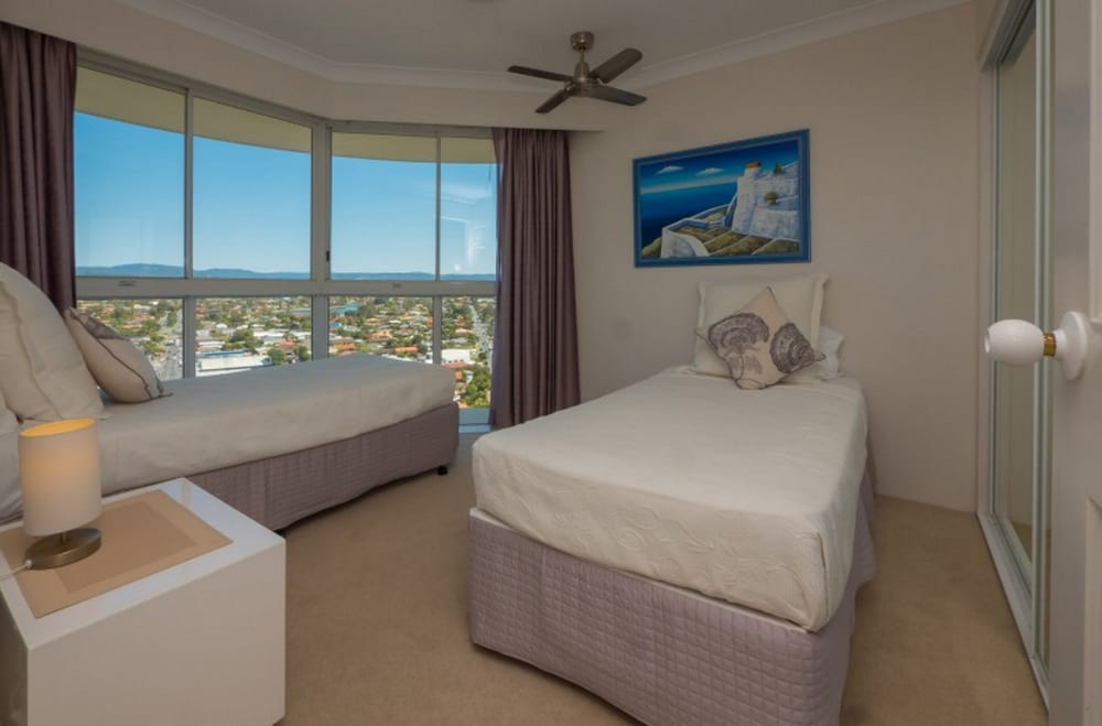 Burleigh Surf Apartments 30/77