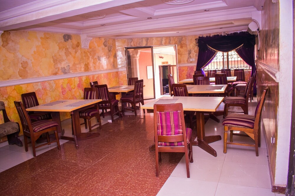 Maria Suites 33/41