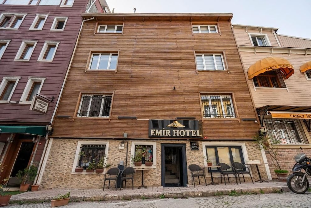 Hotel Emir 2/50