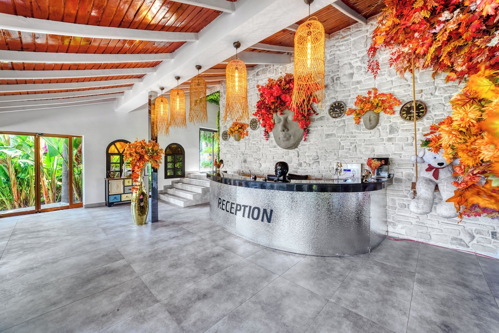 La Finca Hotel 9/63