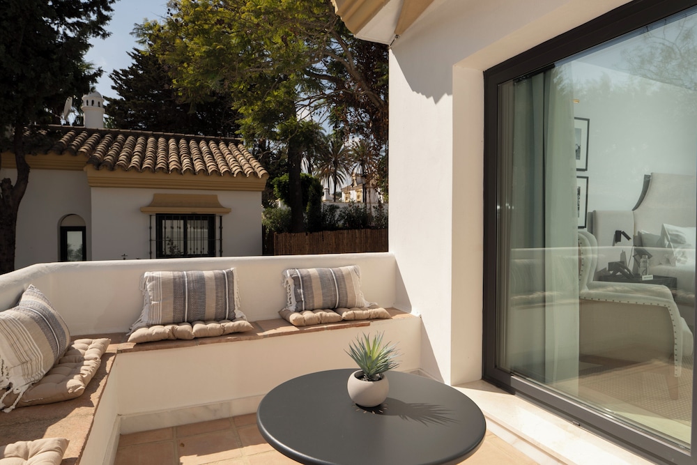 THE SUITES AT SAN ROQUE CLUB 2/50
