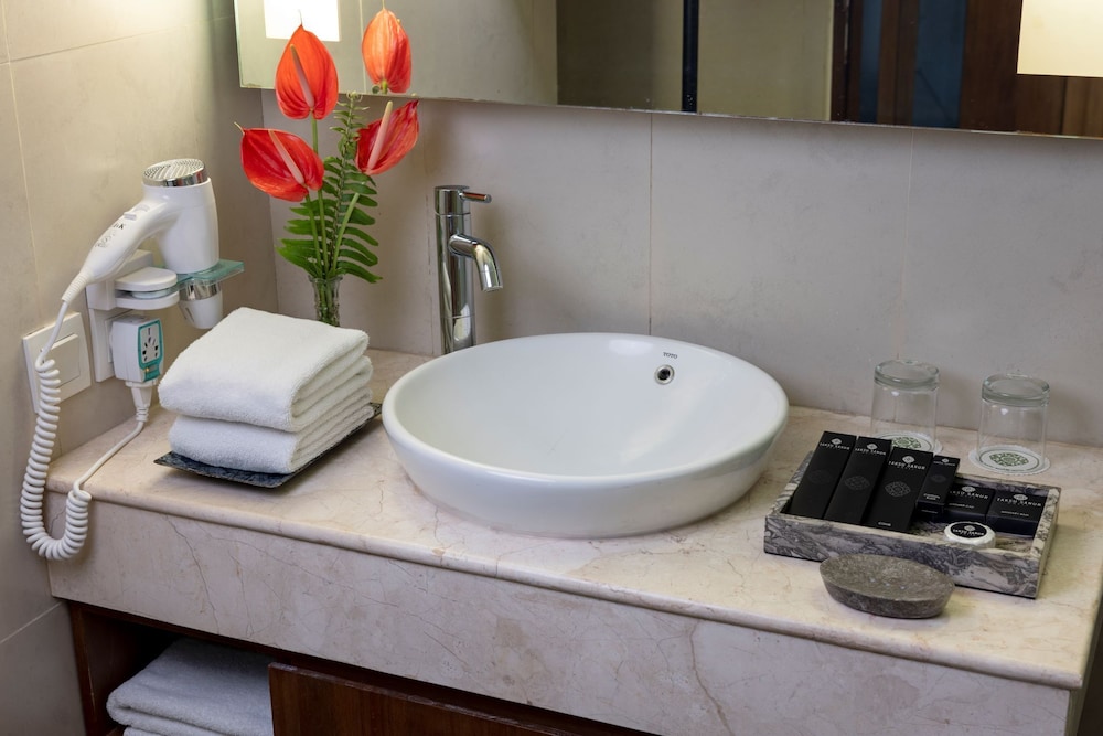 Taksu Sanur Hotel 75/76