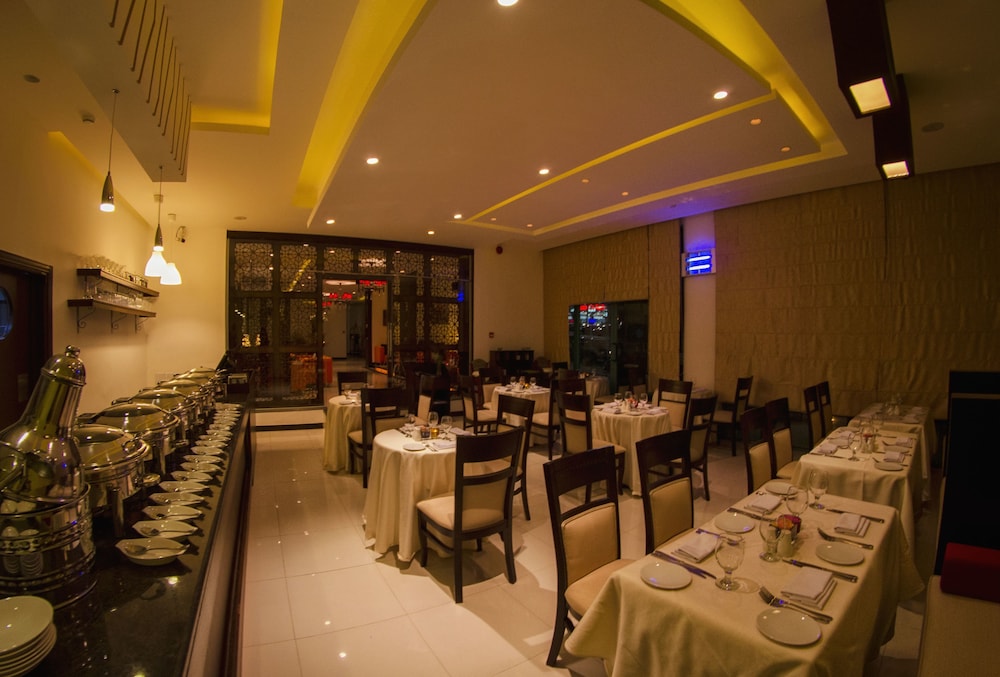 Meneur Hotel 27/29