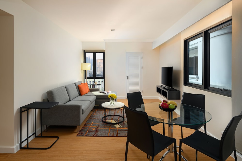 PARKROYAL Suites Bangkok 44/65
