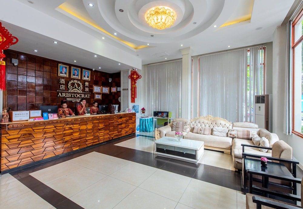 Aristocrat Residence Hotel 12/80
