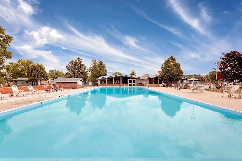 Ramada by Wyndham 1000 Islands/Gananoque 4/38