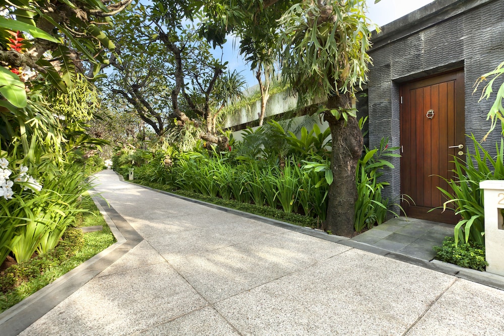 Sun Island Boutique Villas & Spa Seminyak 31/33
