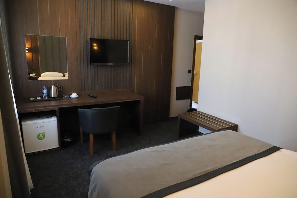 Cenas Hotel 7/8