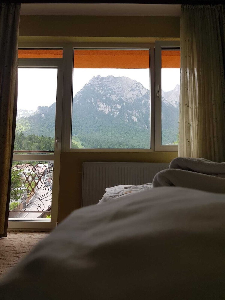 Hotel Iri 32/63