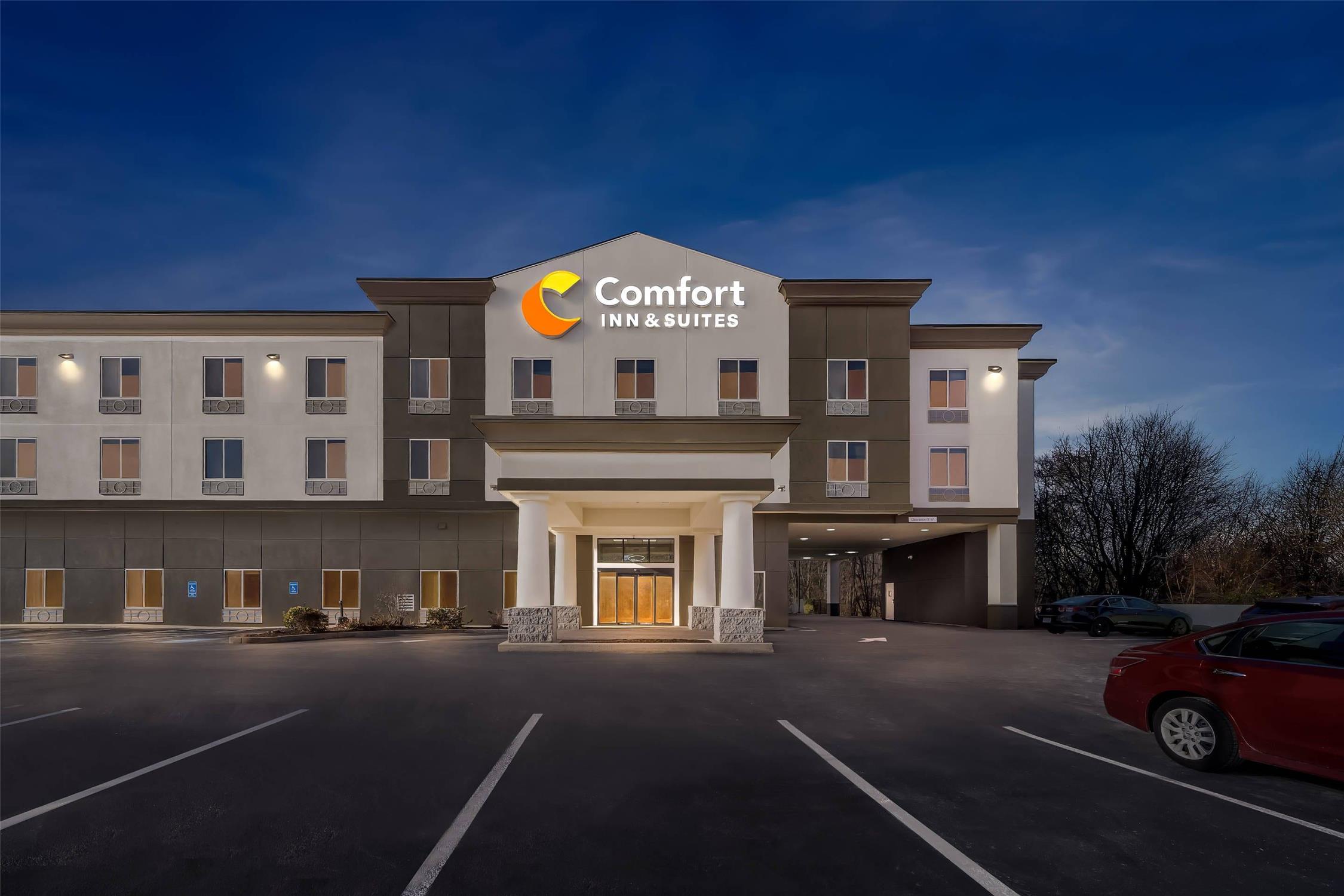 Comfort Inn & Suites Plainville-Foxboro 36/39