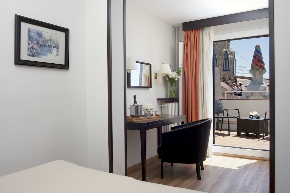Hotel Gaudi 42/54