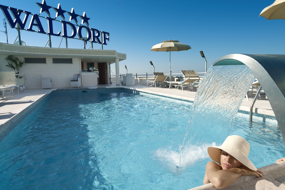 Waldorf Suite Hotel 1/47