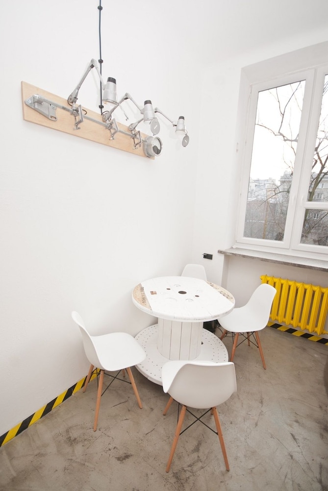 Lofthotel Przychodnia 9/22