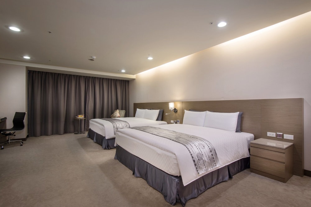 EXECUTIVE, 2 DOUBLE BEDS