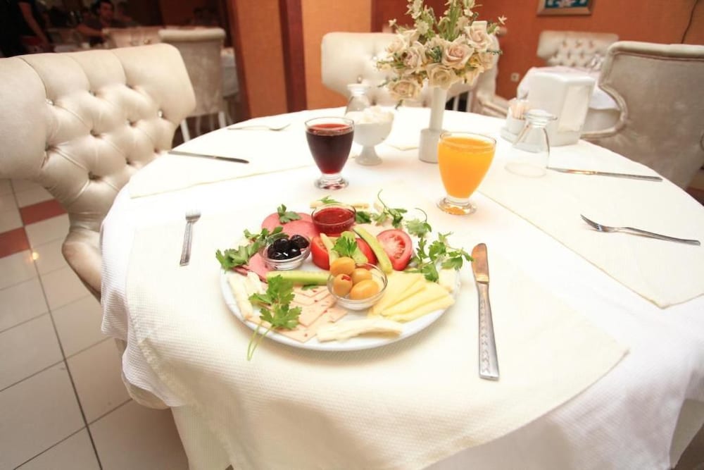 Turvan Hotel 30/38